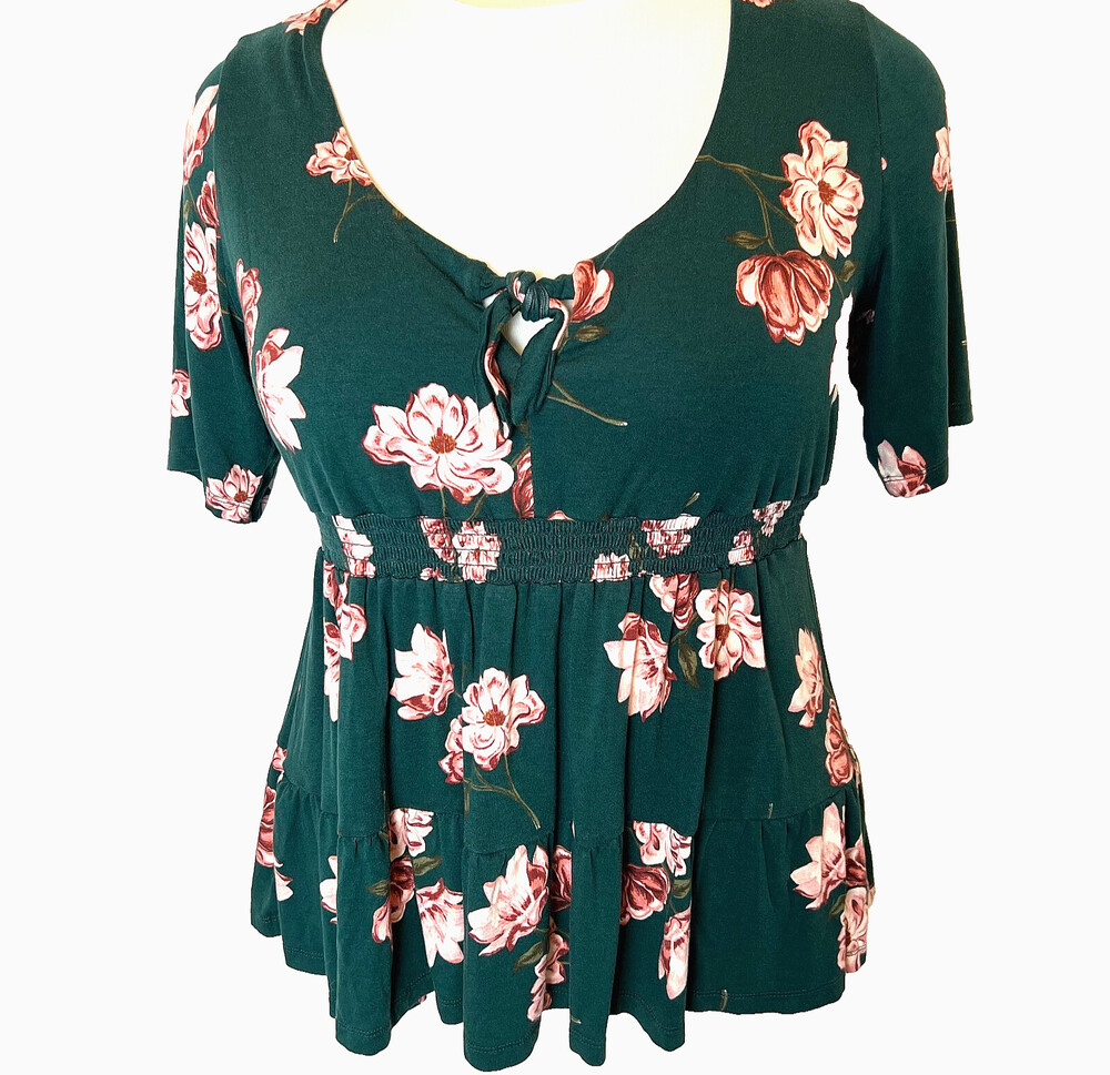 Torrid Blouse Women's 2XL Round Keyhole Neck Floral Ruffled Hem Peplum Babydoll